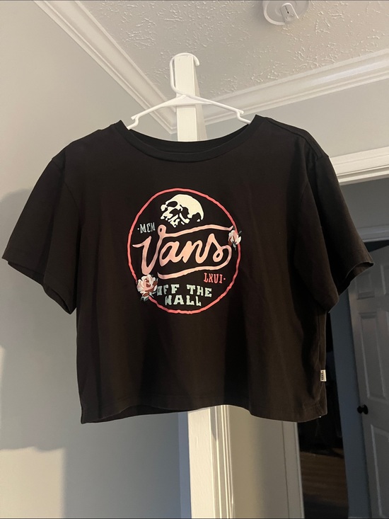 Vans Tops - Vans Black Crop Tee with Pink Logo and Skull Graphic
